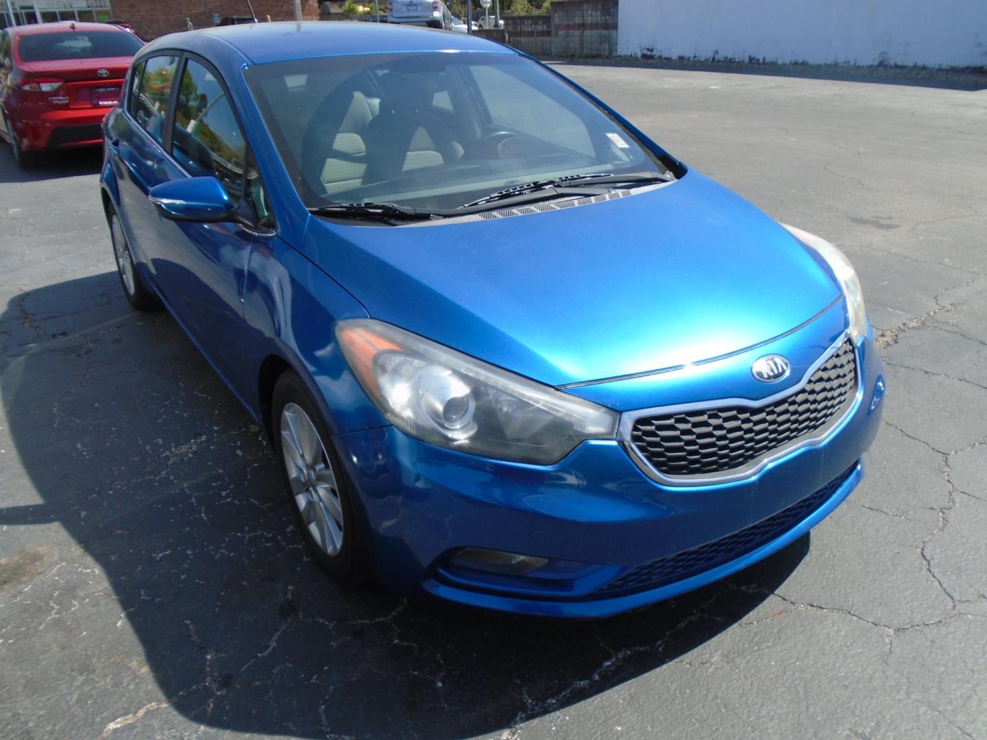 2015 Kia Forte 5-Door EX (KNAFX5A88F5) with an 2.0L L4 DOHC 16V engine, 6-Speed Automatic transmission, located at 6112 N Florida Avenue, Tampa, FL, 33604, (888) 521-5131, 27.954929, -82.459534 - Photo#2